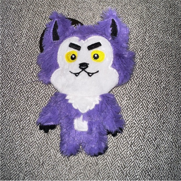 (1) VERY RARE Little Purple Wolf Crinkle Dog Toy NWT HTF Halloween Puppy Toy - Picture 1 of 2
